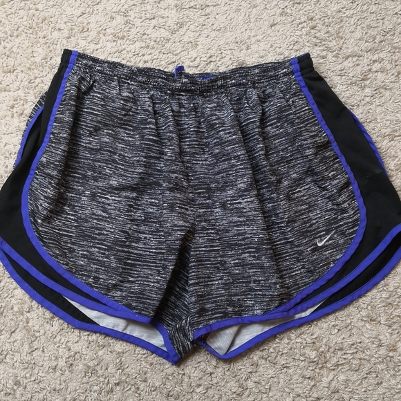 Nike Pants - Nike Women short sport gym run Dri-Fit sz XL black